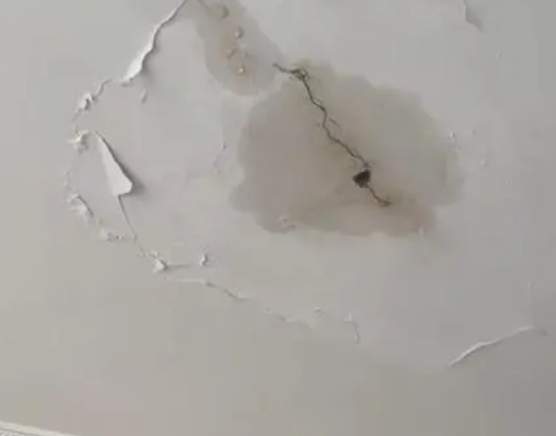 木垒哈萨克阳台漏水维修公司分享下屋面防水工程质量问题原因分析